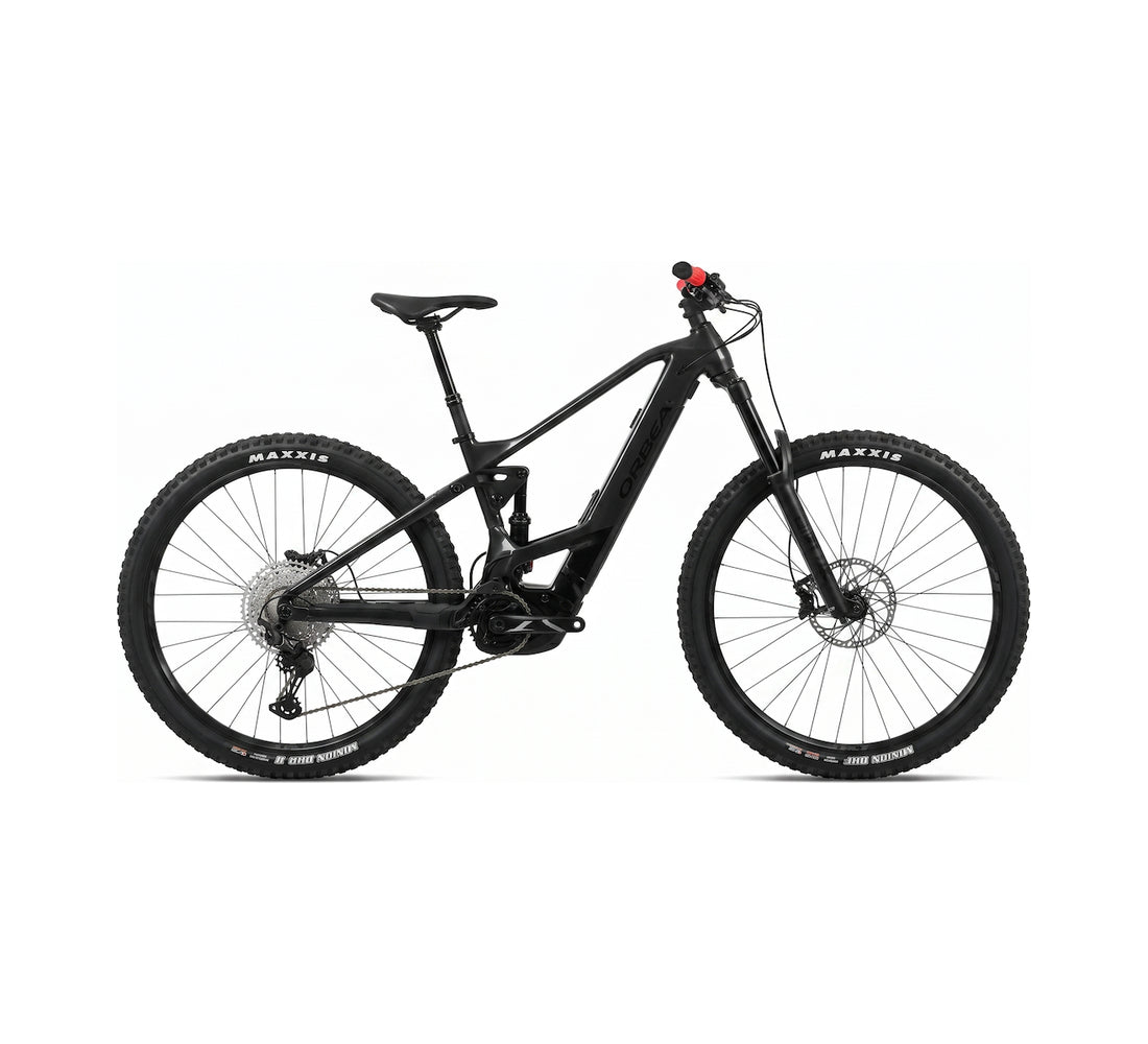 Orbea Wild FS H30 E-Mountainbike in Schwarz, Fully mit Maxxis-Reifen, 25 km/h – Seitenansicht
