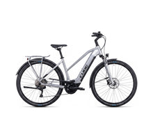 Cube Khatmandu Hybrid SLX-E-Bike in Silber, Tiefeinsteiger mit Gepäckträger und Schutzblechen, 25 km/h – Seitenansicht