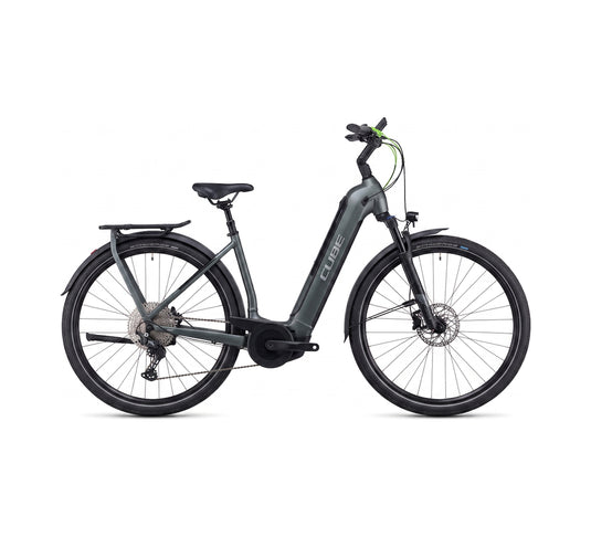 Cube Kathmandu Hybrid Pro Trekking-E-Bike in Grau, Tiefeinsteiger mit Gepäckträger, 25 km/h – Seitenansicht